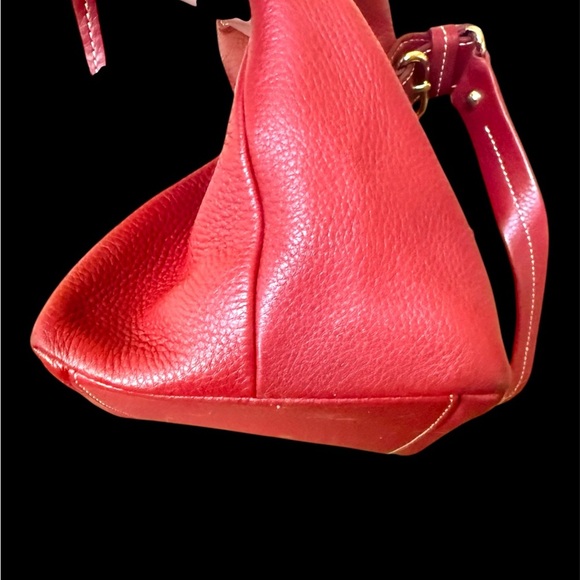 Dooney and Bourke red pebble leather Chiara Bag - Picture 5 of 10